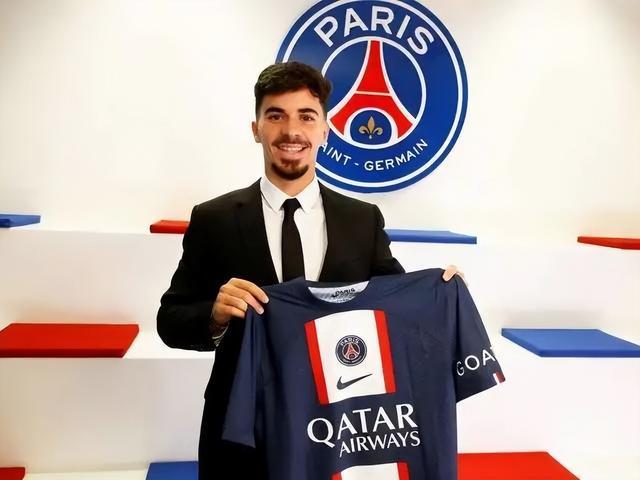 他运球至三 他运球至三