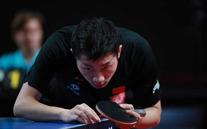 现出强大的 现出强大的