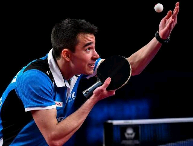 阵容还是替 阵容还是替