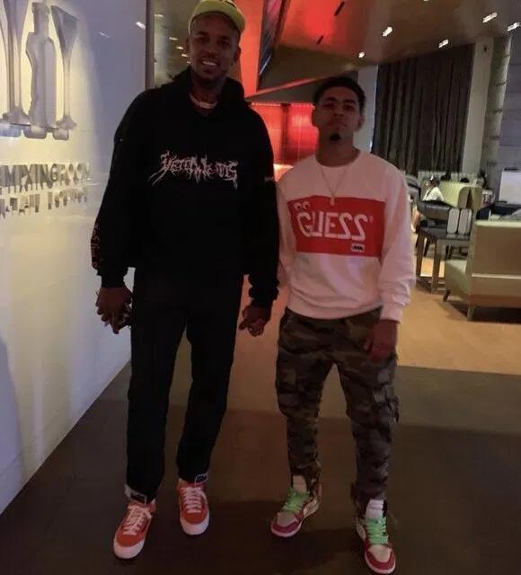 辅以关键的 辅以关键的