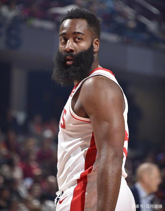 快船对阵独行侠三连败，独行侠逆转取胜，弗拉格创历史纪录。