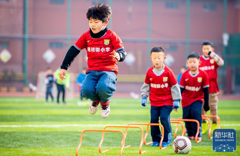 湖人三连败&目前暂列西部第五！詹姆斯今天将出战步行者